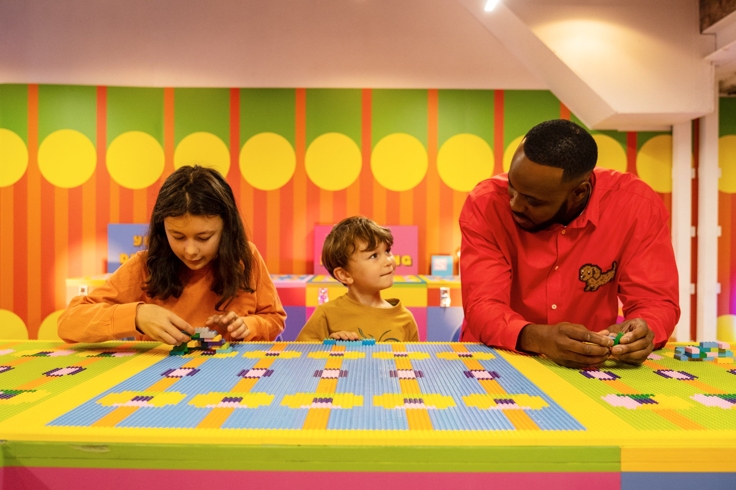 yinka-ilori-lego-laundromat-of-dreams-design_dezeen_2364_col_12 yinka-ilori-lego-laundromat-of-dreams-design_dezeen_2364_col_12
